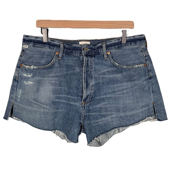 Citizens Of Humanity Size 30 Annabelle Cut Off Denim Shorts in Honeymoon Wash - Picture 2 of 7